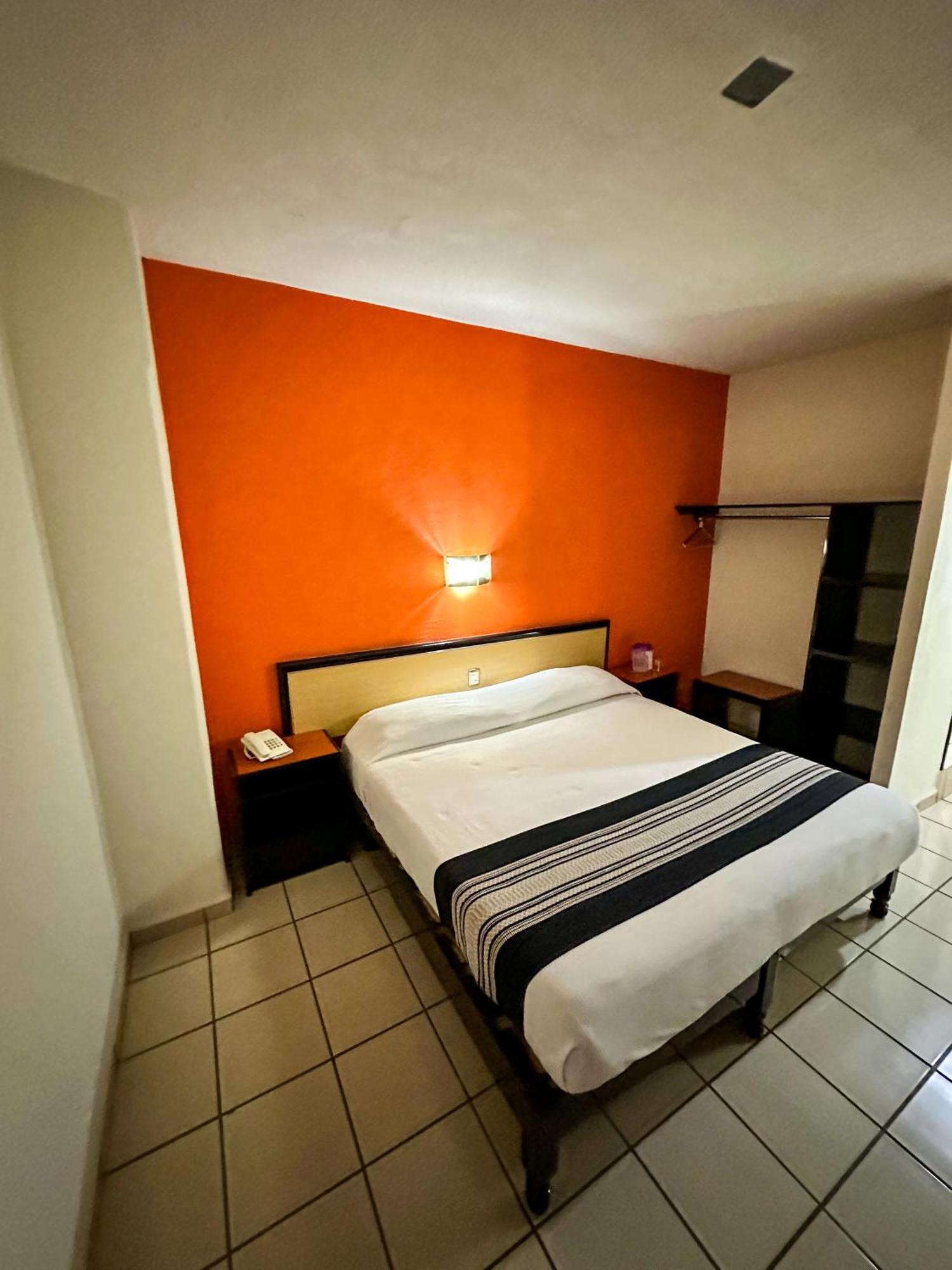 Hotel Montreal León Exteriör bild